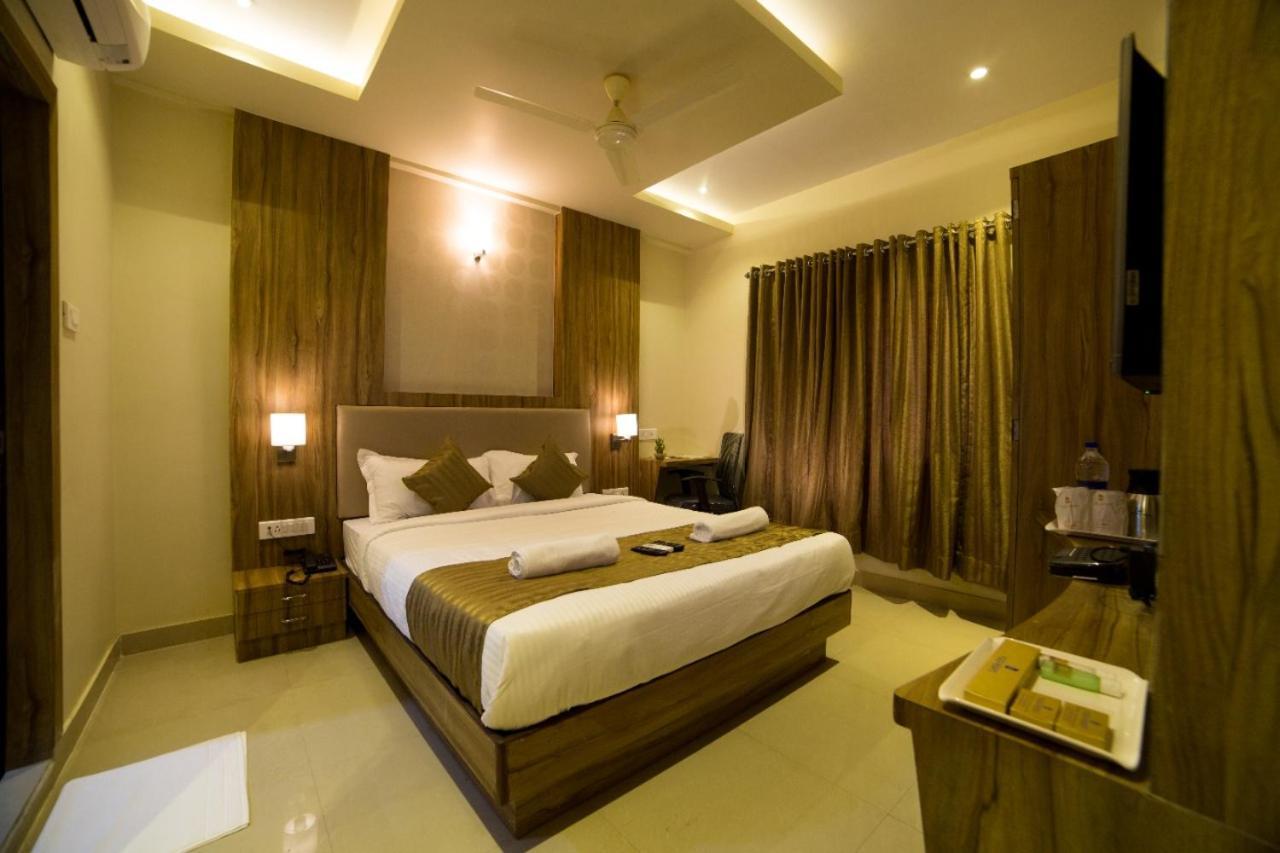 Hotel Plaza Heights Bangalore Exteriör bild