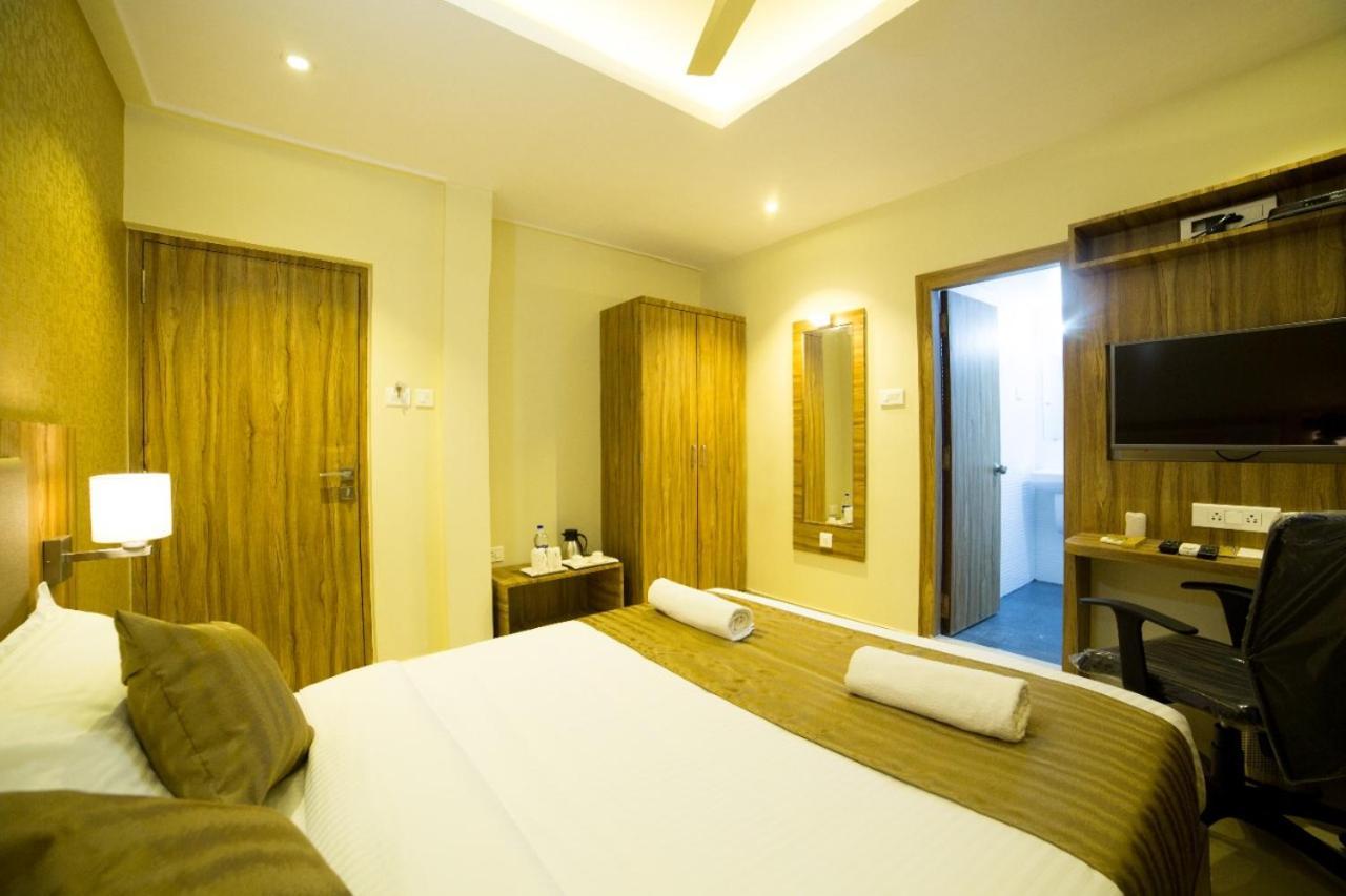 Hotel Plaza Heights Bangalore Exteriör bild